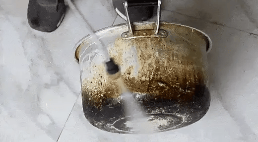 3-BAR STEAM PRESSURE DISSOLVES STUBBORN STAINS